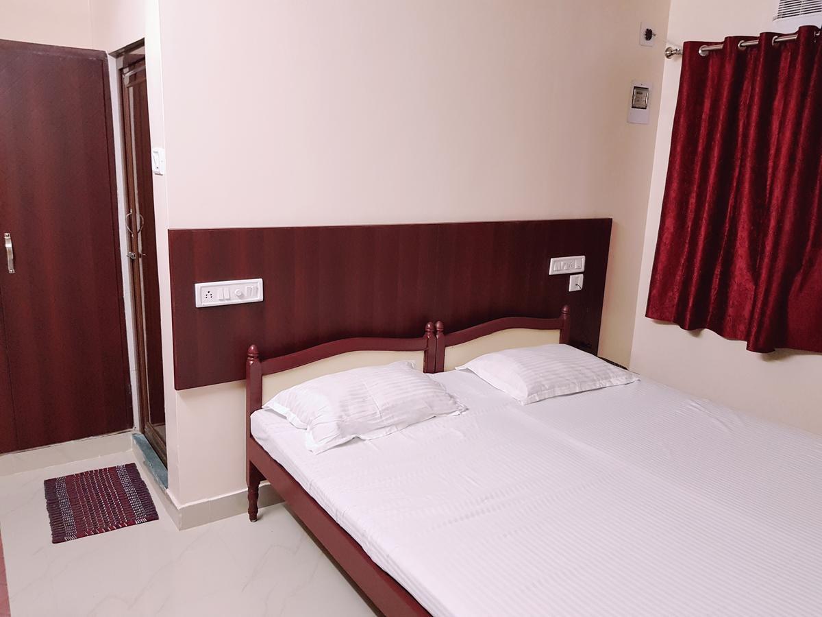 Hotel Rajdhani Bhubaneswar Esterno foto